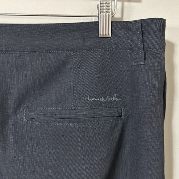 Travis Mathew Short Performance Golf Black Striped Stretch Pockets Dots Sz 38 - Picture 6 of 11